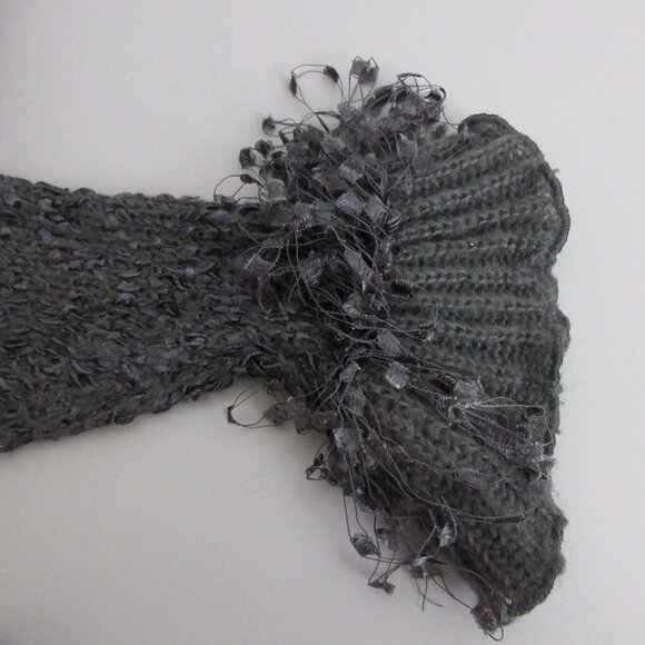 Lisa Intl Cardigan Sweater PM Black Chenille Tie & Toggle Fringe Collar/Sleeves - Picture 6 of 9